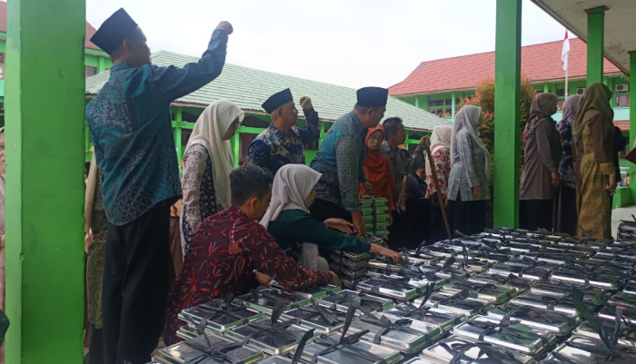 Hari Pertama Mendapatkan Makan Bergizi Gratis