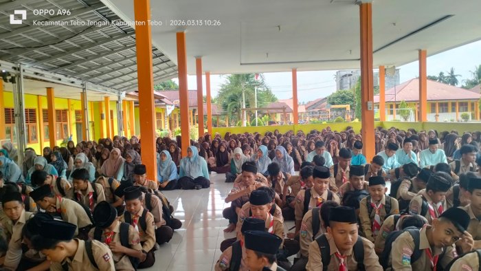 Bekali Siswa Ibadah di Hari Kemenangan, MTsN Tebo Gelar Kajian Shalat Id dan Zakat Fitrah Bekali Siswa Ibadah di Hari Kemenangan, MTsN Tebo Gelar Kajian Shalat Id dan Zakat Fitrah