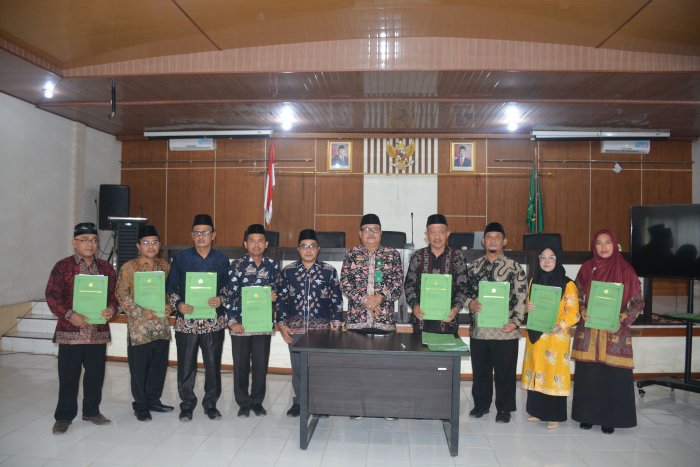 Perkuat Komitmen Kinerja, Kepala MAN 1 Tanjung Jabung Timur Teken Perkin Bersama Kemenag Tanjab Timur Perkuat Komitmen Kinerja, Kepala MAN 1 Tanjung Jabung Timur Teken Perkin Bersama Kemenag Tanjab Timur