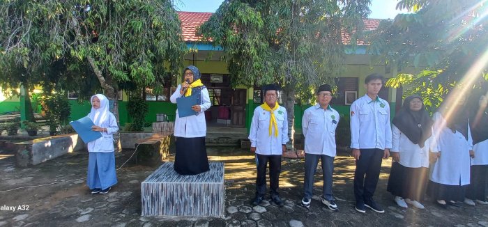 Anggota PMR MAN 2 Bungo Resmi Dilantik, Siap Menjadi Generasi Peduli dan Berjiwa Kemanusiaan Anggota PMR MAN 2 Bungo Resmi Dilantik, Siap Menjadi Generasi Peduli dan Berjiwa Kemanusiaan