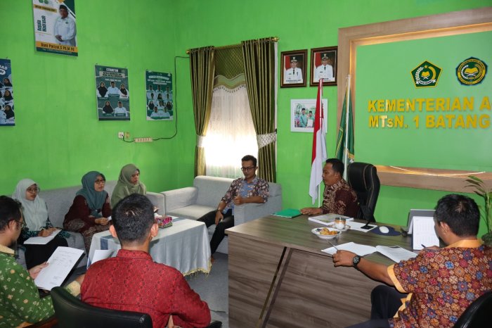 Matangkan Strategi Penjaringan Siswa Baru, MTsN 1 Batang Hari Gelar Rapat Persiapan PMBM 2026/2027