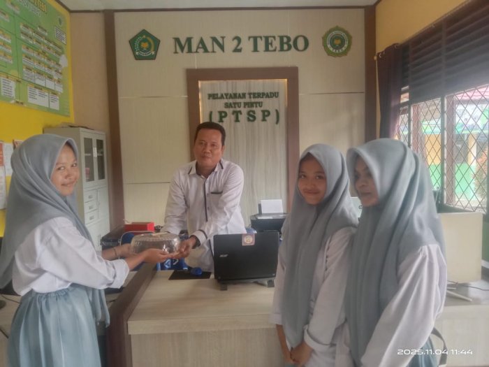 Asyiknya, Siswa Kelas X.3 MAN 2 Tebo Praktik Membuat Puding, Belajar dari Proses dan Rasa