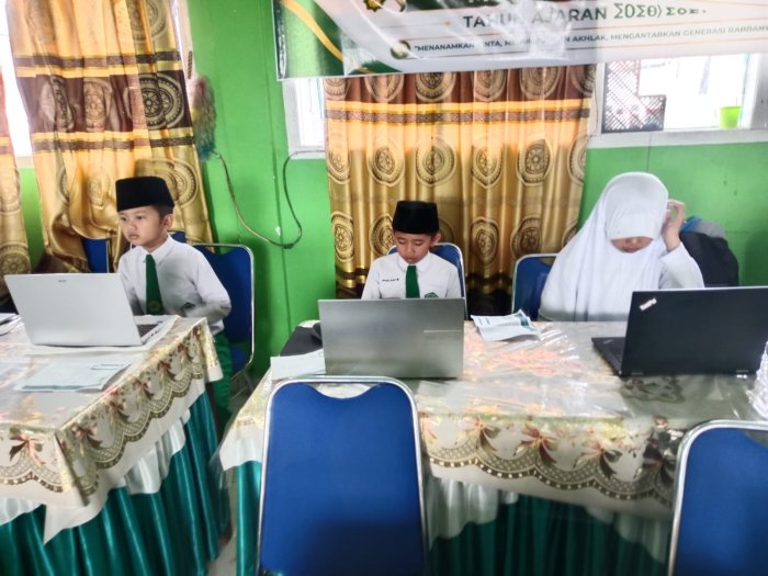 Tiga Duta IPAS MIN 3 Kerinci Ikuti Simulasi Sesi 2 OMI di Ruang Guru Tiga Duta IPAS MIN 3 Kerinci Ikuti Simulasi Sesi 2 OMI di Ruang Guru