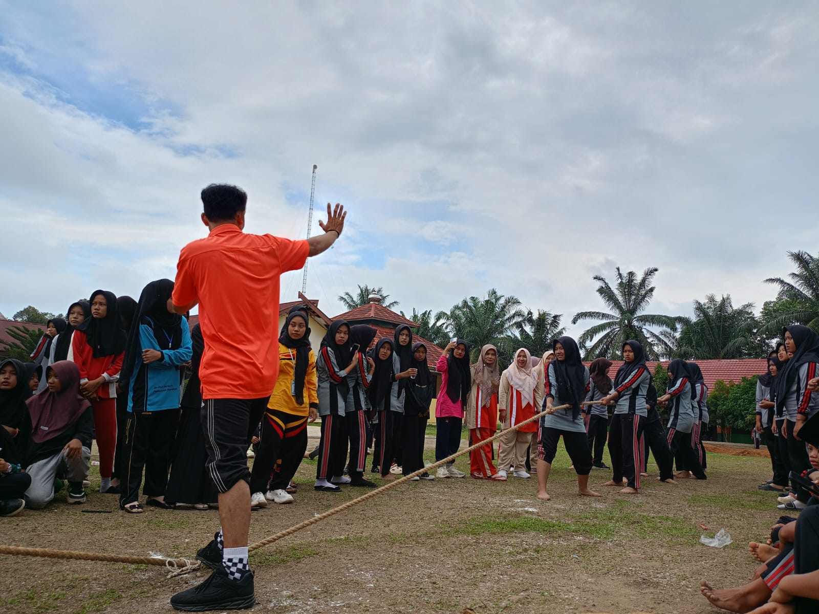 ANTUSIASME MEMBARA DI LAPANGAN MTsN 2 BUNGO,