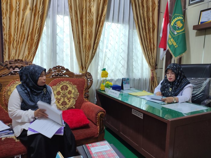 Wawancara Refleksi Pasca Supervisi Guru oleh Kepala Madrasah Wawancara Refleksi Pasca Supervisi Guru oleh Kepala Madrasah