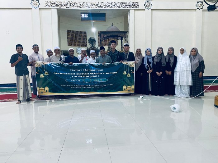 Hari Kelima Safari Ramadhan, MAN 2 Bungo Semarakkan Masjid Agung Baiturrahim Pulau Batu dengan Kegiatan Keagamaan Hari Kelima Safari Ramadhan, MAN 2 Bungo Semarakkan Masjid Agung Baiturrahim Pulau Batu dengan Kegiatan Keagamaan