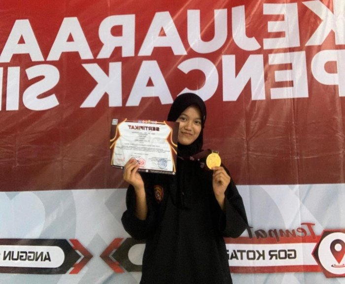 Vidia Wati Persembahkan Emas untuk MAN 2 Kota Jambi di Jambi Championship II Vidia Wati Persembahkan Emas untuk MAN 2 Kota Jambi di Jambi Championship II
