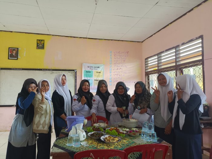 Guru MTsN 2 Bungo Terapkan Pembelajaran Bahasa Indonesia Lewat Praktik Memasak Guru MTsN 2 Bungo Terapkan Pembelajaran Bahasa Indonesia Lewat Praktik Memasak