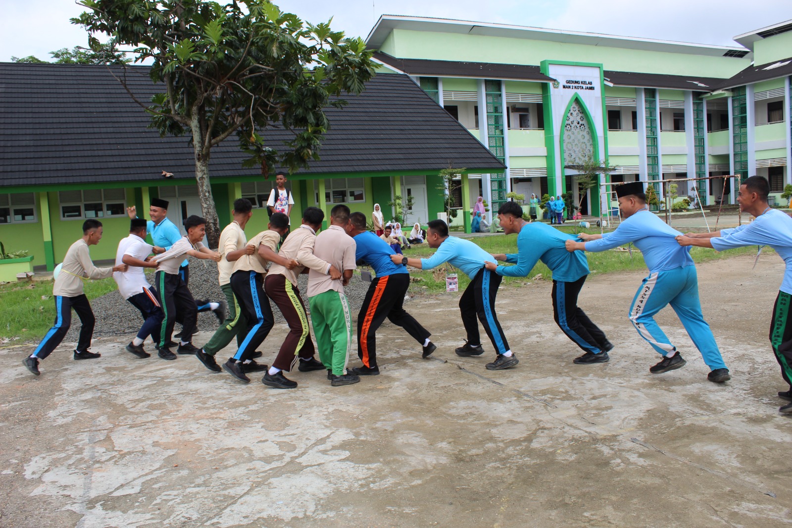 Seru dan Penuh Keceriaan dengan Kegiatan Outbound MATSAMA 2024 Seru dan Penuh Keceriaan dengan Kegiatan Outbound MATSAMA 2024
