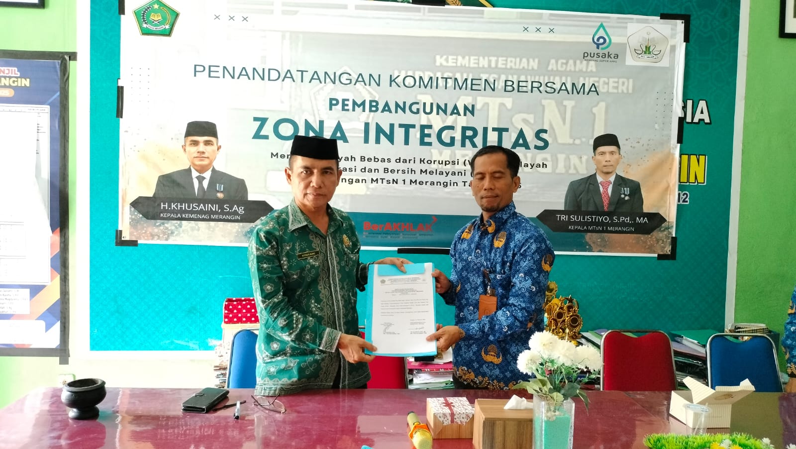 MTsN 1 Merangin Melaksanakan Penandatanganan Fakta Integritas Wilayah Bebas dari Korupsi MTsN 1 Merangin Melaksanakan Penandatanganan Fakta Integritas Wilayah Bebas dari Korupsi