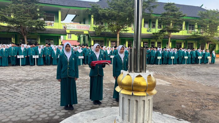 XII IIS 4 MAN 2 Kota Jambi Tampil Hebat, Deg-Degan Terbayar dengan Sukses dan Aplaus Meriah XII IIS 4 MAN 2 Kota Jambi Tampil Hebat, Deg-Degan Terbayar dengan Sukses dan Aplaus Meriah