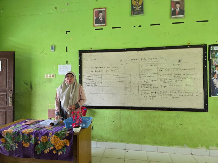 Belajar IPA Lebih Bermakna, Murid MTsN 1 Bungo Mengenal Sistem Reproduksi Makhluk Hidup Belajar IPA Lebih Bermakna, Murid MTsN 1 Bungo Mengenal Sistem Reproduksi Makhluk Hidup