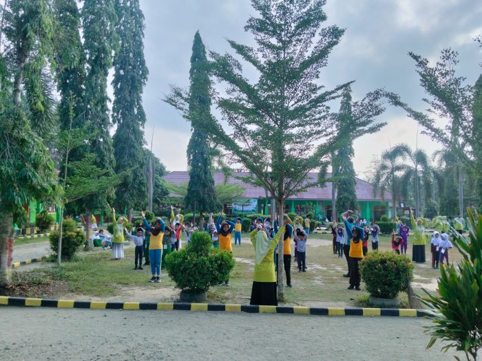 Hari Ketiga Masa Taaruf: Murid Baru MIN 3 Tebo Belajar Gotong Royong dan Cegah Perundungan