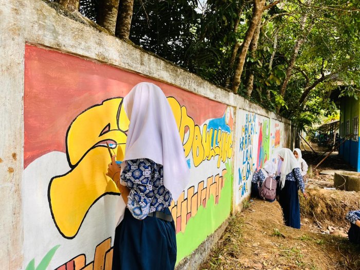 Projek P5RA Meriah: Pagar Madrasah Jadi Kanvas Edukatif Siswa Kelas 7
