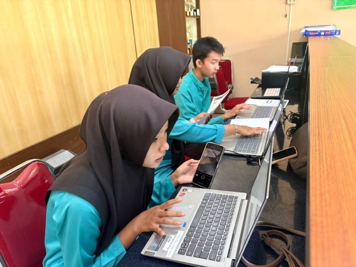 Sesi 2 Simulasi OMI 2026 di MAN 2 Bungo Berlangsung Lancar, Peserta Antusias Ikuti Bidang Studi Geografi Sesi 2 Simulasi OMI 2026 di MAN 2 Bungo Berlangsung Lancar, Peserta Antusias Ikuti Bidang Studi Geografi