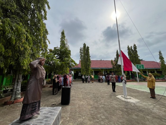 MAN 2 Bungo Gelar Upacara Peringatan Hari Guru Nasional Ke-80 Tahun 2025 MAN 2 Bungo Gelar Upacara Peringatan Hari Guru Nasional Ke-80 Tahun 2025