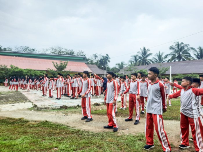 Semangat Pagi di Akhir Pekan, MTsN 1 Bungo Gelar Senam Sehat Sabtu Ceria Semangat Pagi di Akhir Pekan, MTsN 1 Bungo Gelar Senam Sehat Sabtu Ceria