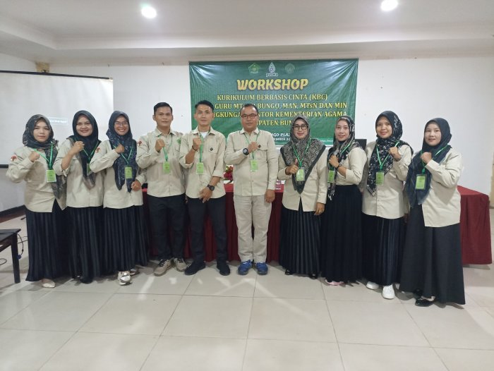 Panitia Workshop KBC Matangkan Persiapan di Hotel Bungo Plaza Panitia Workshop KBC Matangkan Persiapan di Hotel Bungo Plaza