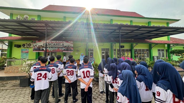 Belajar di Alam Terbuka! Siswa MAN 2 Kota Jambi Kunjungan Edukasi ke Taman Agro Modern Sebapo Belajar di Alam Terbuka! Siswa MAN 2 Kota Jambi Kunjungan Edukasi ke Taman Agro Modern Sebapo