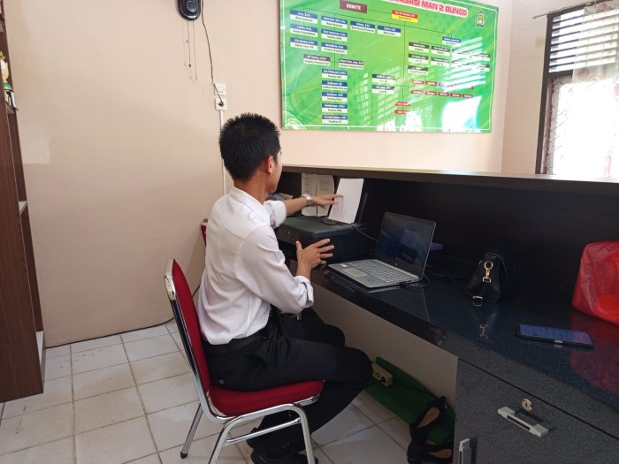 Melaksanakan rangkaian kegiatan aktualisasi Latsar, Guru TIK membuat sistem kedisiplinan secara terpusat Melaksanakan rangkaian kegiatan aktualisasi Latsar, Guru TIK membuat sistem kedisiplinan secara terpusat
