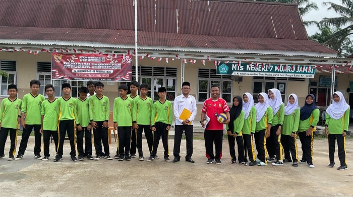 Supervisi Guru Mata Pelajaran PJOK “Aktivitas Invasi Bola Voli Menggunakan Metode Cooperative Learning“ Supervisi Guru Mata Pelajaran PJOK “Aktivitas Invasi Bola Voli Menggunakan Metode Cooperative Learning“