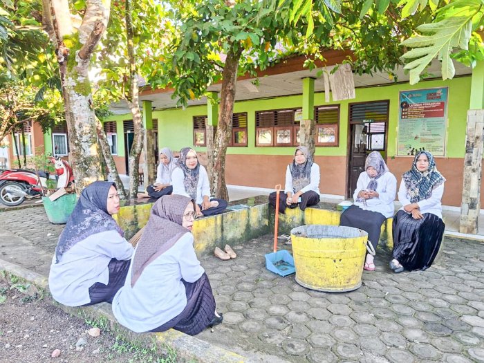 Hangatkan Kebersamaan Jelang ASAT, GTK MTsN 1 Bungo Lepaskan Penat dengan Silaturahmi Hangatkan Kebersamaan Jelang ASAT, GTK MTsN 1 Bungo Lepaskan Penat dengan Silaturahmi