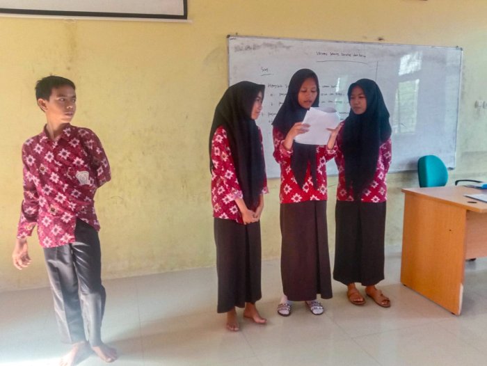 Menginspirasi, Siswa Kelas IX A MTsN 1 Bungo Tuntaskan Presentasi IPA tentang Sistem Reproduksi Menginspirasi, Siswa Kelas IX A MTsN 1 Bungo Tuntaskan Presentasi IPA tentang Sistem Reproduksi