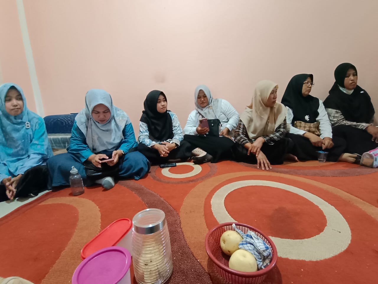Keluarga Besar MTsN 5 Tebo Lakukan Kunjungan Silaturahmi ke Rumah Kepala Madrasah Ade Musthafa di Muara Tebo Keluarga Besar MTsN 5 Tebo Lakukan Kunjungan Silaturahmi ke Rumah Kepala Madrasah Ade Musthafa di Muara Tebo
