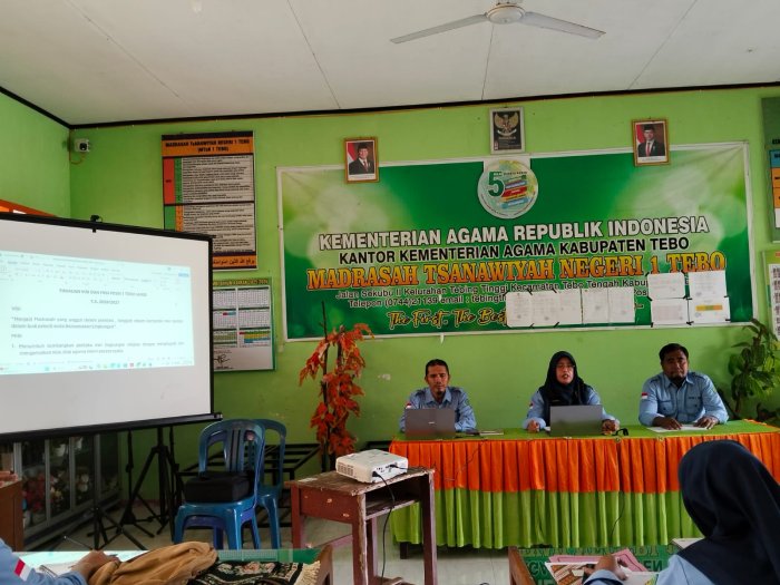 Matangkan Program Pembelajaran, Majelis Guru dan Karyawan MTsN 1 Tebo Gelar Rapat Kokurikuler Matangkan Program Pembelajaran, Majelis Guru dan Karyawan MTsN 1 Tebo Gelar Rapat Kokurikuler