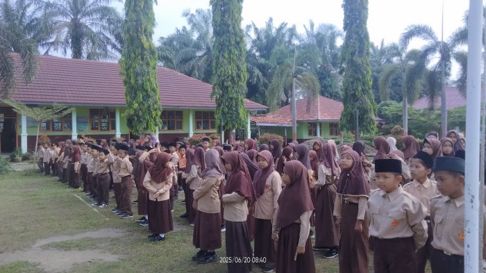 Kegiatan Ekstrakurikuler MIN 3 Tebo: Pramuka Sebagai Sarana Pengembanagan Diri Kegiatan Ekstrakurikuler MIN 3 Tebo: Pramuka Sebagai Sarana Pengembanagan Diri