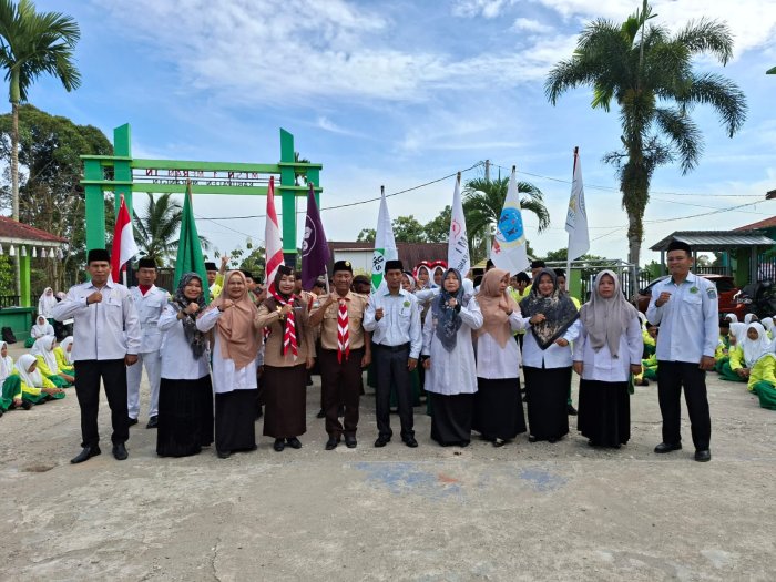 Pelantikan Serentak Intra dan Ekstrakurikuler MTsN 1 Merangin Masa Bakti 2025/2026 Pelantikan Serentak Intra dan Ekstrakurikuler MTsN 1 Merangin Masa Bakti 2025/2026