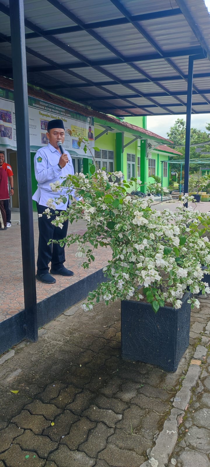 Kepala MAN 2 Kota Jambi Resmi Membuka Classmeeting 2024 dengan Jargon â€œAbrakadabraâ€