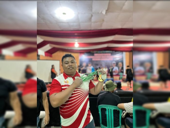 Prestasi Gemilang! Bapak Olik, Staf MIN 3 Kerinci, Sabet Juara II KEJURPROV Angkat Berat Jambi Prestasi Gemilang! Bapak Olik, Staf MIN 3 Kerinci, Sabet Juara II KEJURPROV Angkat Berat Jambi