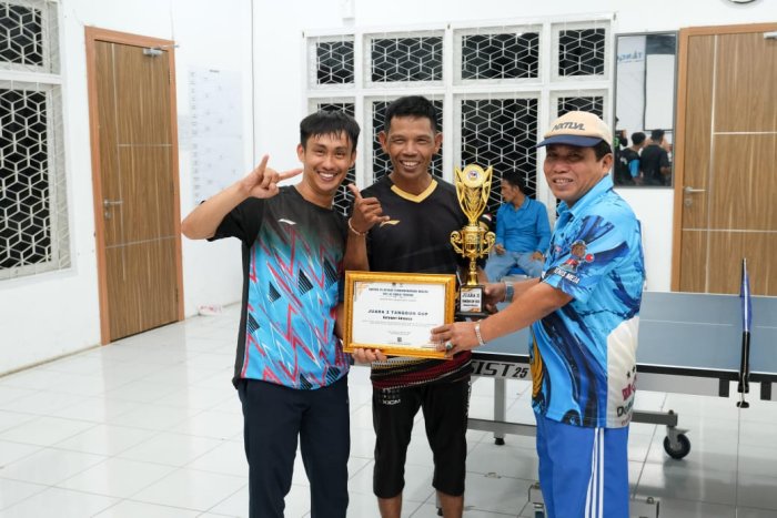 Guru  dan Pegawai MIN 1 Tanjung Jabung Barat Raih Juara 2 Lomba  Tenis Meja Antar Satker