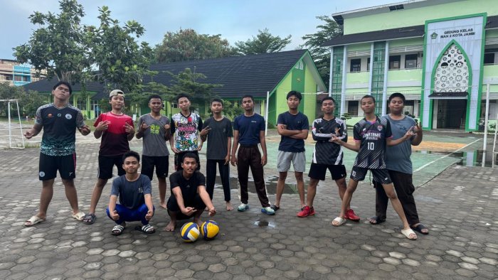 Latihan Rutin Ekstrakurikuler Voli MAN 2 Kota Jambi Asah Skill dan Kekompakan Siswa Latihan Rutin Ekstrakurikuler Voli MAN 2 Kota Jambi Asah Skill dan Kekompakan Siswa