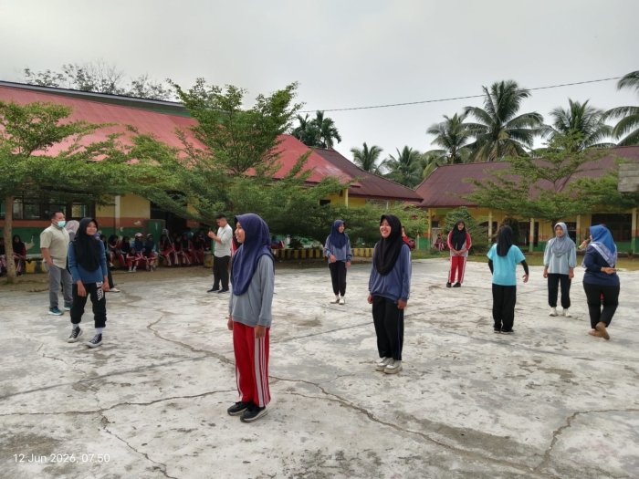 Asah Kreativitas dan Literasi, Lomba Merangkai Kata Meriahkan Class Meeting MTsN 1 Bungo Asah Kreativitas dan Literasi, Lomba Merangkai Kata Meriahkan Class Meeting MTsN 1 Bungo