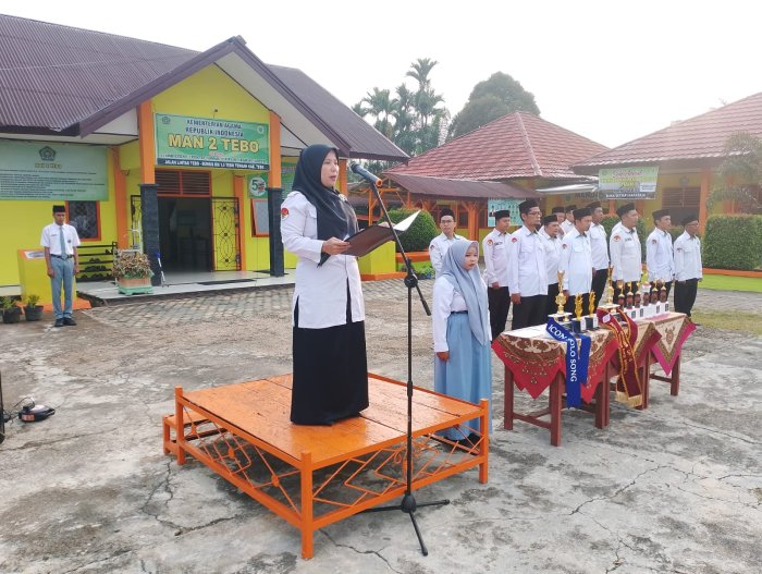Upacara Bendera MAN 2 Tebo,  Amanat Pembina Upacara :  Mari terapkan Manajemen Waktu.