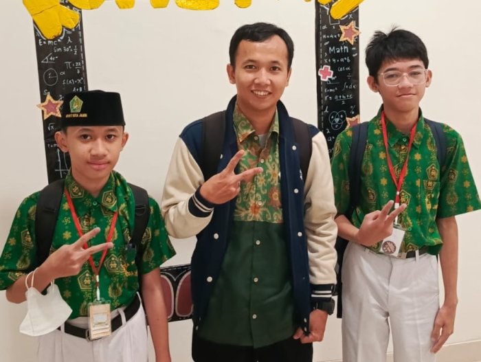 KOMET XVI 2026: Dua Siswa MTsN 2 Kota Jambi Berhasil Lolos ke Babak Final KOMET XVI 2026: Dua Siswa MTsN 2 Kota Jambi Berhasil Lolos ke Babak Final