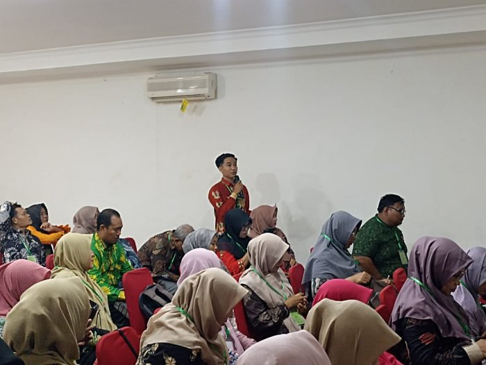 Sesi Tanya Jawab di MTsN 2 Bungo Dorong Semangat Guru Sesi Tanya Jawab di MTsN 2 Bungo Dorong Semangat Guru