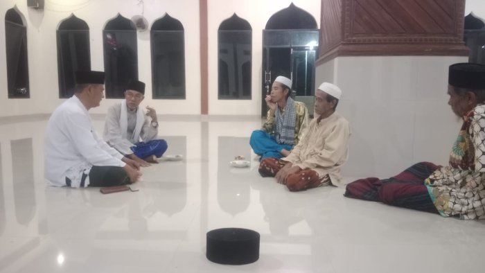 Kepala MTsN 5 Tebo Jalin Silaturahmi di Masjid Al-Falah Kepala MTsN 5 Tebo Jalin Silaturahmi di Masjid Al-Falah