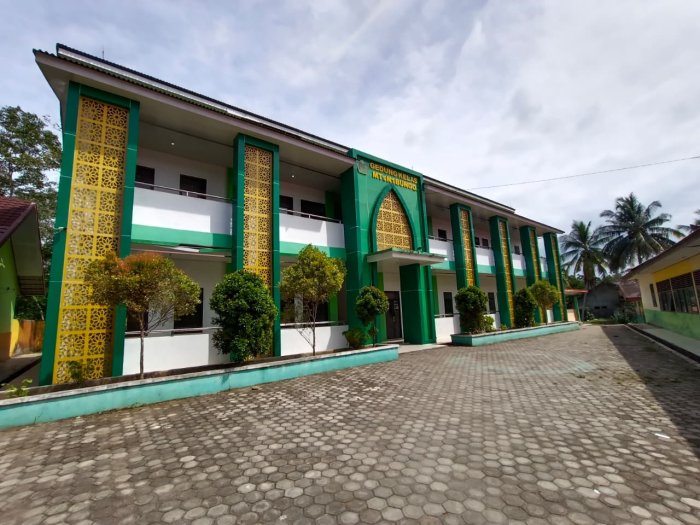 Madrasah Berseri Sambut Ramadan 1447 H, Hasil Gotong Royong Ciptakan Lingkungan Bersih dan Nyaman Madrasah Berseri Sambut Ramadan 1447 H, Hasil Gotong Royong Ciptakan Lingkungan Bersih dan Nyaman