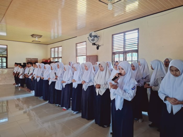 H-1 Wisuda Tahfidz MTsN 2 Bungo: Persiapan Rampung, 100 Persen Siap Cetak Generasi Qurani H-1 Wisuda Tahfidz MTsN 2 Bungo: Persiapan Rampung, 100 Persen Siap Cetak Generasi Qurani