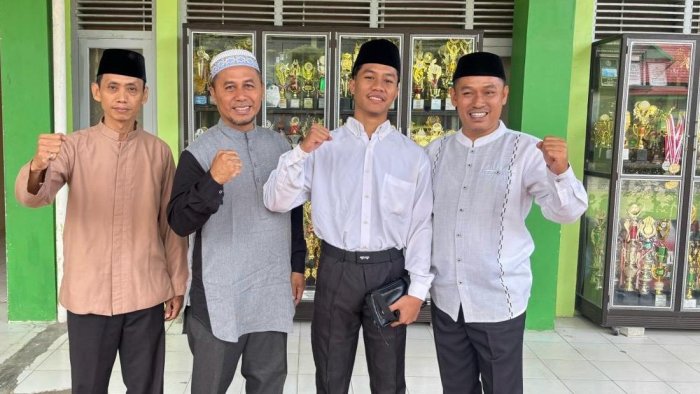 Berangkat ke Al Azhar Kairo, Rehan Jadi Wajah Baru Alumni MAN 2 Kota Jambi di Kancah Internasional Berangkat ke Al Azhar Kairo, Rehan Jadi Wajah Baru Alumni MAN 2 Kota Jambi di Kancah Internasional