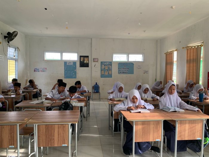 Tadarus Pagi Kelas VII A Berlangsung Khidmat dan Semangat Tadarus Pagi Kelas VII A Berlangsung Khidmat dan Semangat