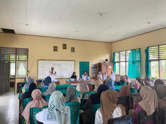 Ketua Komite MAN 2 Bungo Bersama Orang Tua Siswa Gelar Rapat Persiapan Ujian Akhir Kelas XII Ketua Komite MAN 2 Bungo Bersama Orang Tua Siswa Gelar Rapat Persiapan Ujian Akhir Kelas XII