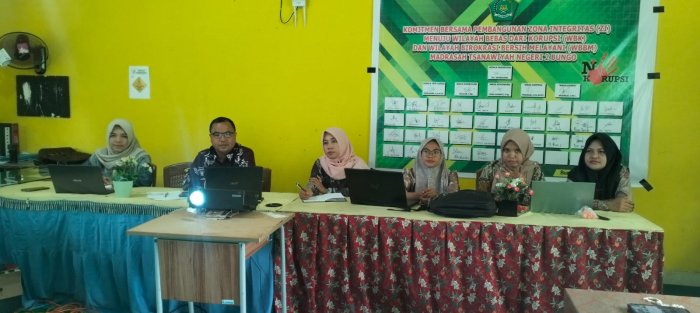 Tim ZI MTsN 2 Bungo Lakukan Persiapan Finalisasi Pengisian Data Dukung Penilaian Zona Integritas Tim ZI MTsN 2 Bungo Lakukan Persiapan Finalisasi Pengisian Data Dukung Penilaian Zona Integritas