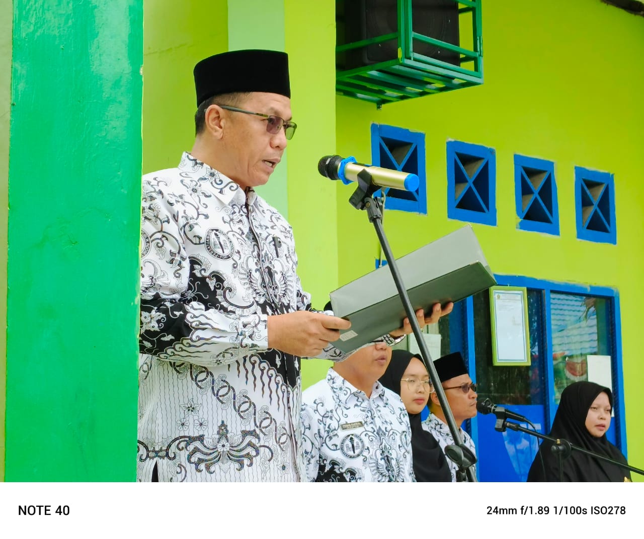 MAN 1 Kerinci Gelar Upacara Hari Guru Nasional dengan Penuh Hikmat