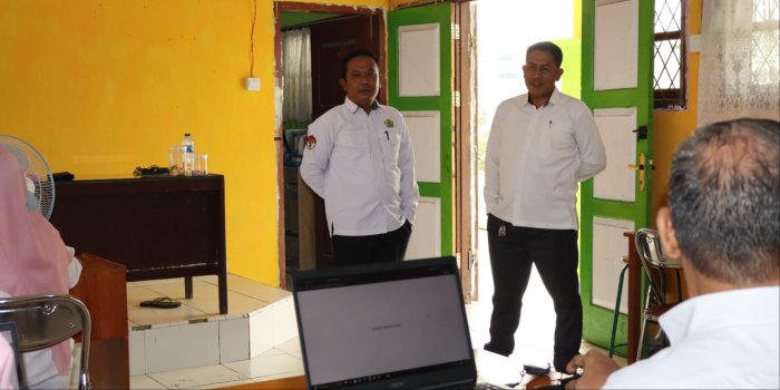 Kompak dan Seru! Para Guru MTsN 1 Batang Hari Nyebur di Lab TIK