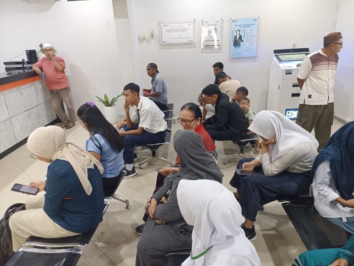 Siswa-Siswi MTsN 2 Bungo Cairkan Bantuan PIP Secara Langsung di Bank BRI Siswa-Siswi MTsN 2 Bungo Cairkan Bantuan PIP Secara Langsung di Bank BRI