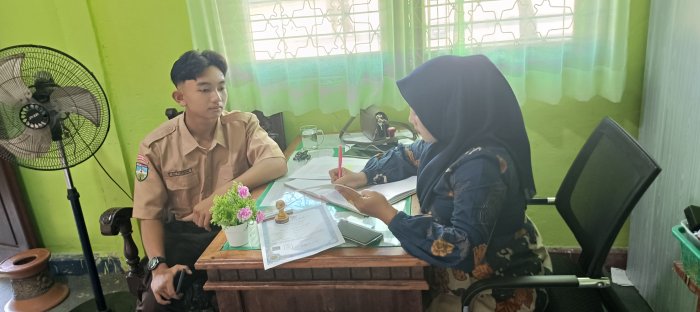 Pengambilan Ijazah MTsN 2 Bungo Berlangsung Tertib Pengambilan Ijazah MTsN 2 Bungo Berlangsung Tertib